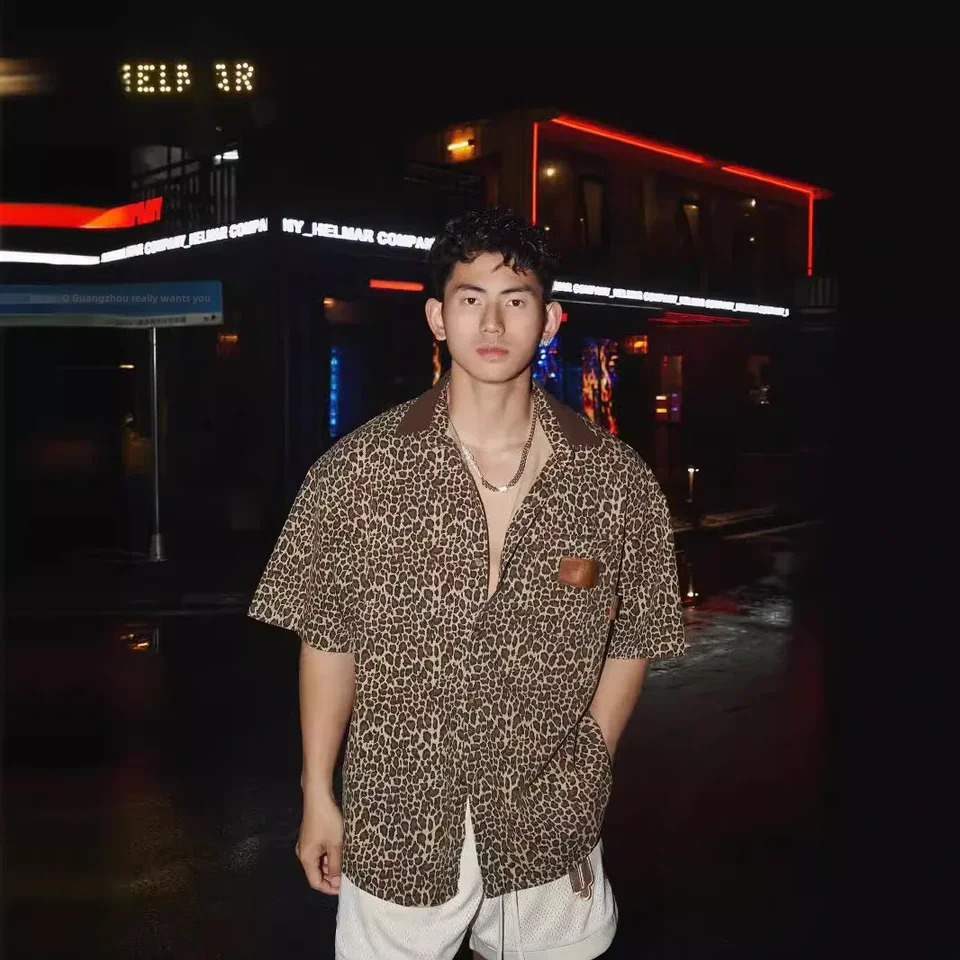 Leopard Print Short Sleeve T-shirt Casual Style Street Fashion For Men Women Unique Loose Fit Couple Model Thin Jacket 240820