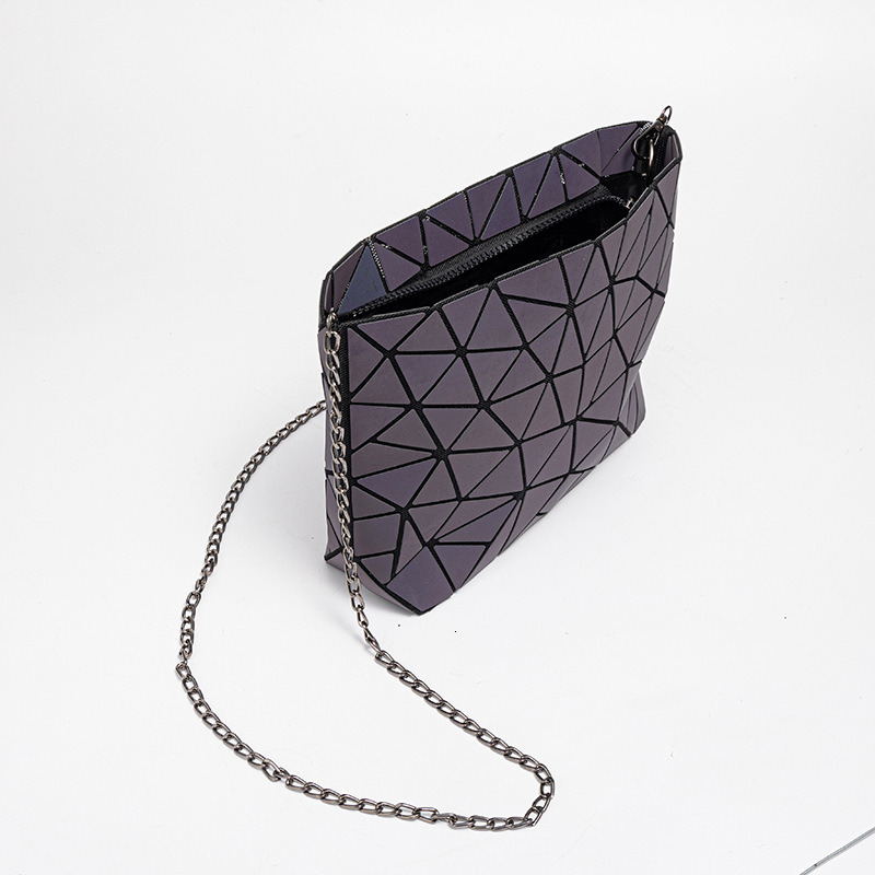 2024 new Lingge crossbody with high-end feel, large capacity, women's simple shoulder bag