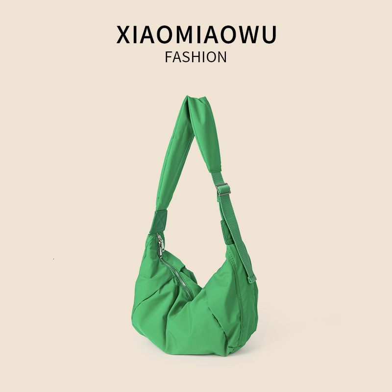Summer crossbody nylon dumpling simple and niche commuting Korean version, versatile women's shoulder bag, large capacity, high-end feeling