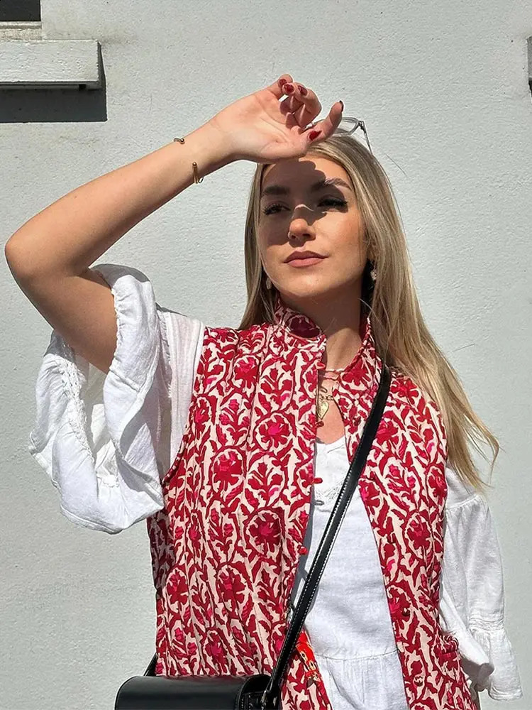 Womens red embroidered printed waist jacket womens retro casual patch work vest autumn elegant streetwear cotton top 240819