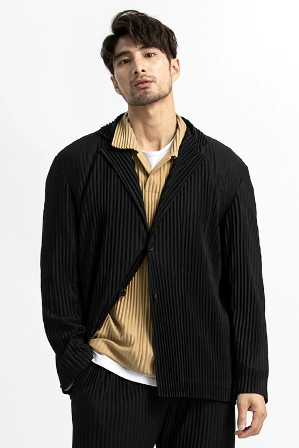 Miyake Pleated Jacket Men Blazer Black Suits For Men Stretch Fabric Slim Fit Coat High Quality Casual Japanese Style Blazers 240819