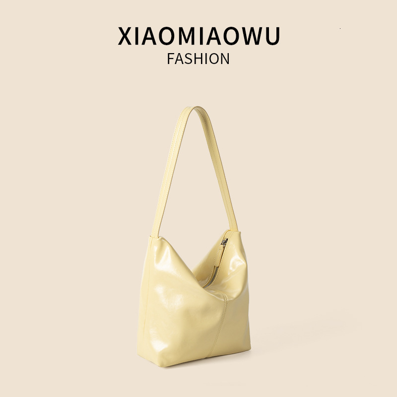 Summer new soft leather hanging armpit bag, yellow for girls, high-end, minimalist and lazy style, large capacity commuting bag