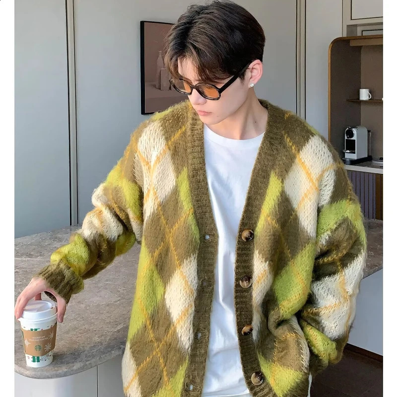 Japanese Retro Mens Set Autumn College Couple Suit Diamond Lattice Loose Knit CardiganWhite Fleece Casual Pants 2-piece 240819