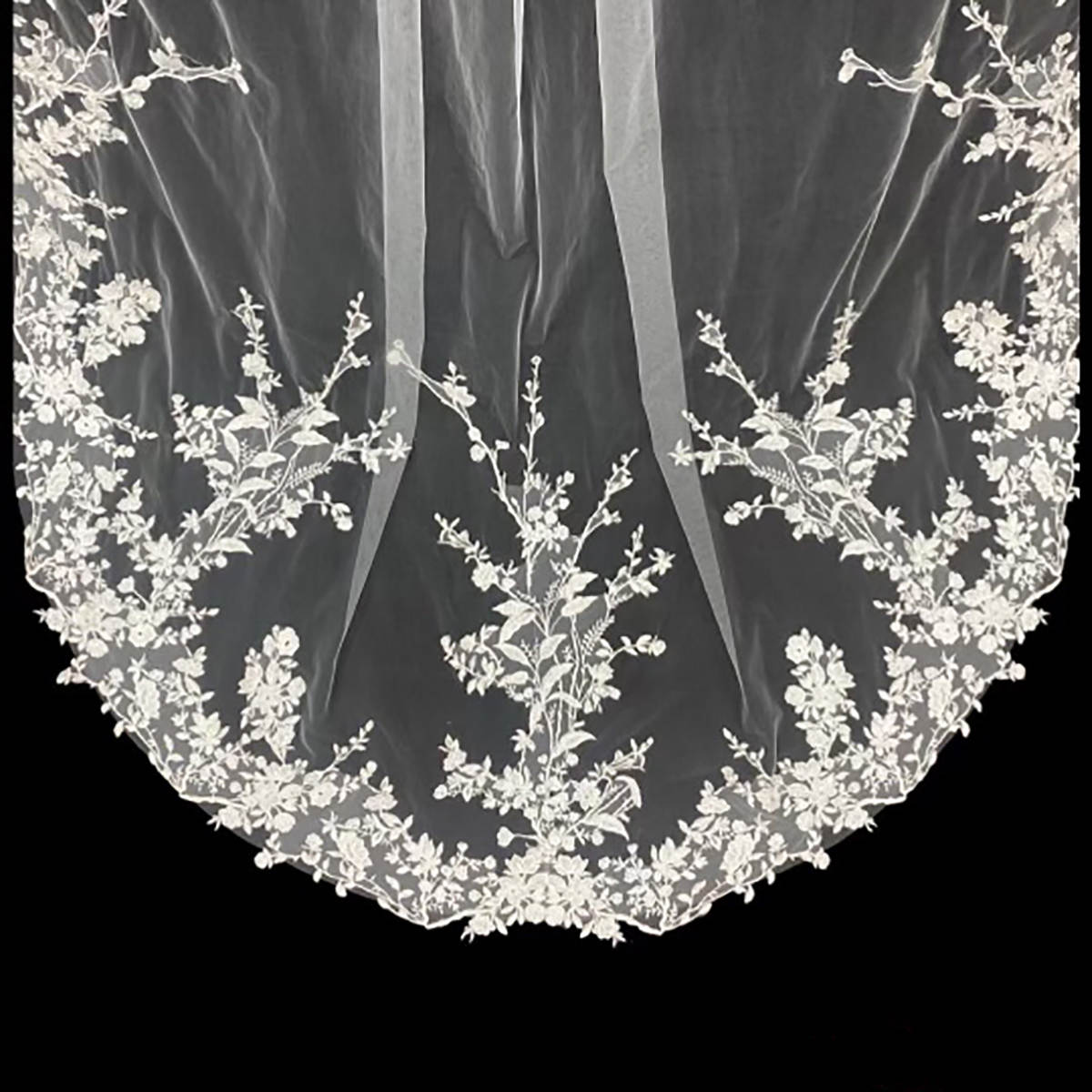 Simple Wedding Veil Plant Pattern One Layer Long Chapel Length Veils Applique Edge With Comb Custom Made Bridal Accessories