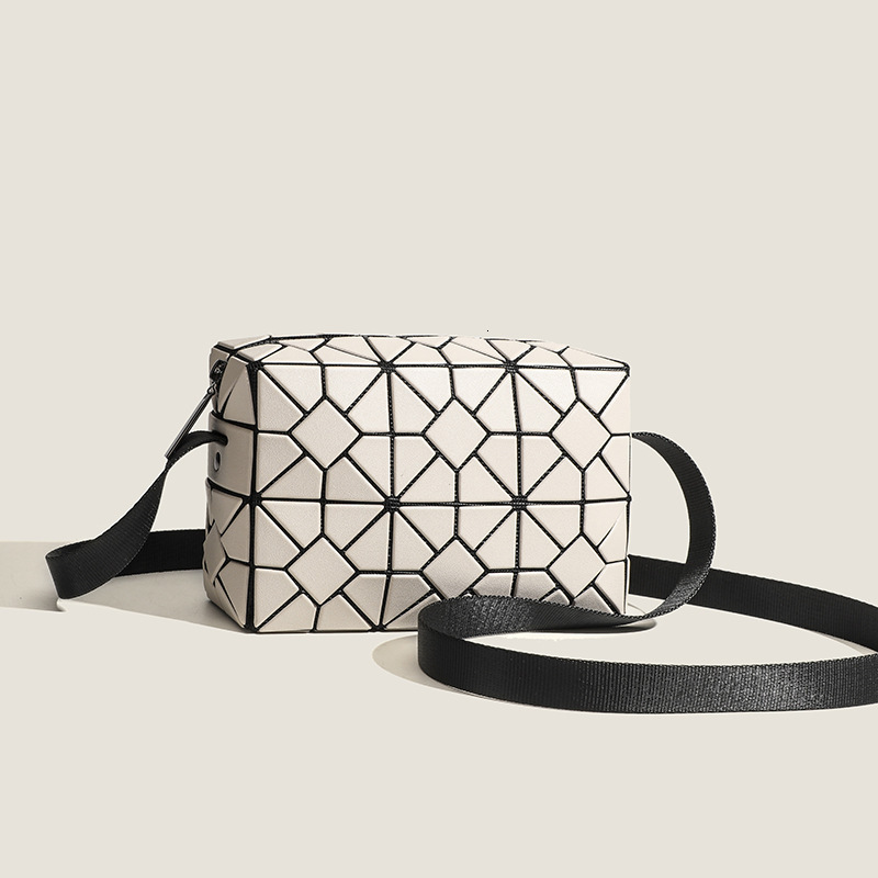 PU 2024 New Crossbody Women's Shoulder Geometric Diamond Grid Camera Bag 707