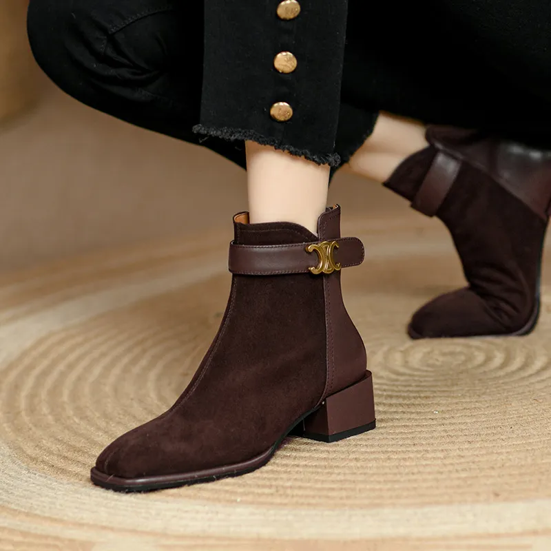2024 Fashion New Thick Bottom Comfortable Durable Explosive Thick Heel Simple Thin Brown Short Boots Versatile Martin Boots Women