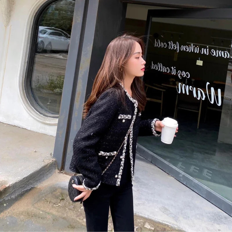 French Tweed Womens Jacket Autumn Korean Woolen Short Outerwear Elegant Black Plaid Coat Pockets Office Short Woman Clothing 240819
