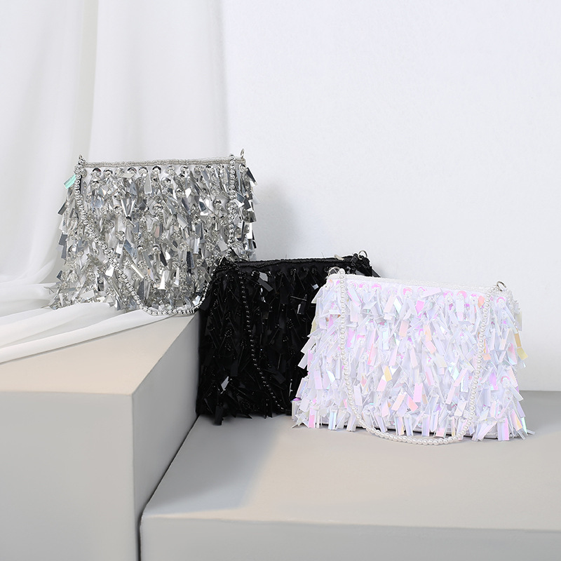 Silver handmade beaded sequin handbag, dinner bag, women's Korean version versatile handbag