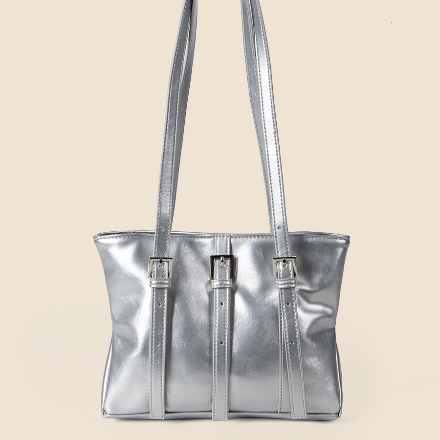 2024 Fashion Summer Commuting Style Tote Personalized Silver Shoulder Bag for Girls High End, Small and Medium Capacity