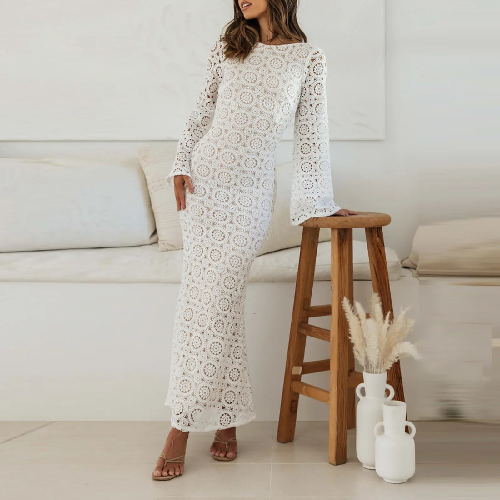 Autumn Sexy Hollow Flower Knit Dress Long Sleeve Open-back Slimming Dress For Women Fashionable Smooth Silhouette Long 240819