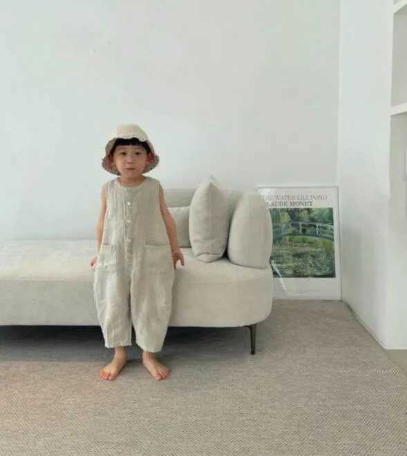 Japanese summer childrens jumpsuit baby boys and girls cotton and linen pocket one button ordinary casual jacket W240806