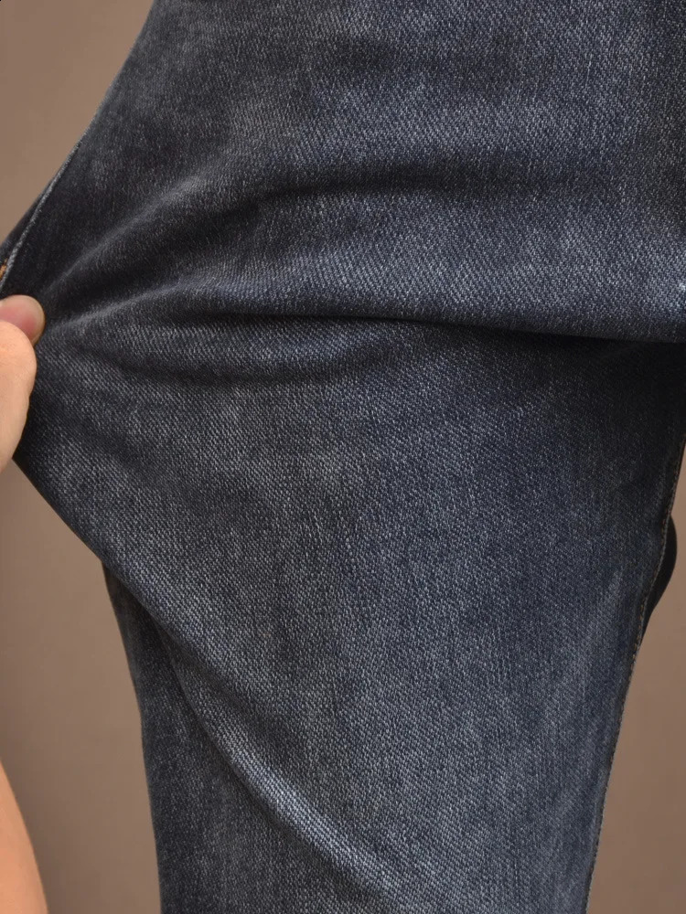 Autumn and Winter Elastic Soft Jeans Mens Fashion Korean High-End Slim Fit Feet Washed High-End Casual Trousers 240819