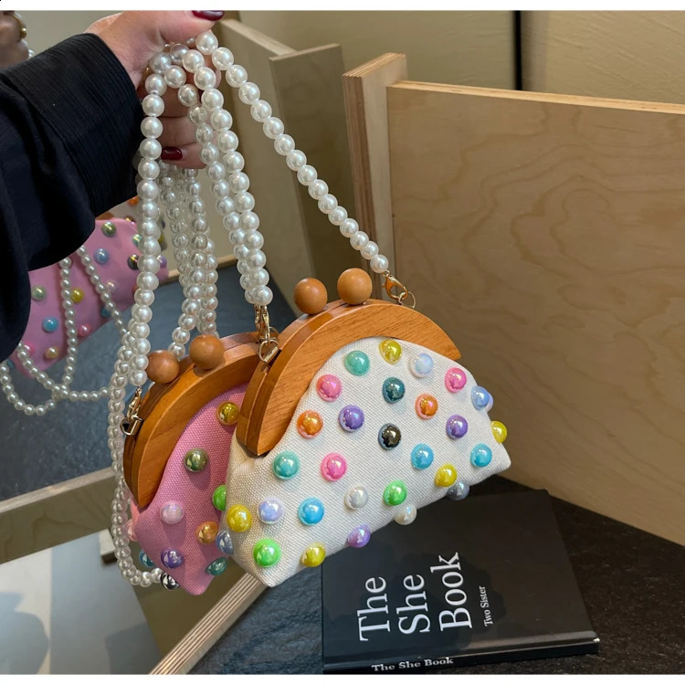 Colorful Beads New Canvas Small Shell Shoulder Wooden Hasp Pearl Beading Compact Crossbody Bags for Women Casual Cute 240820