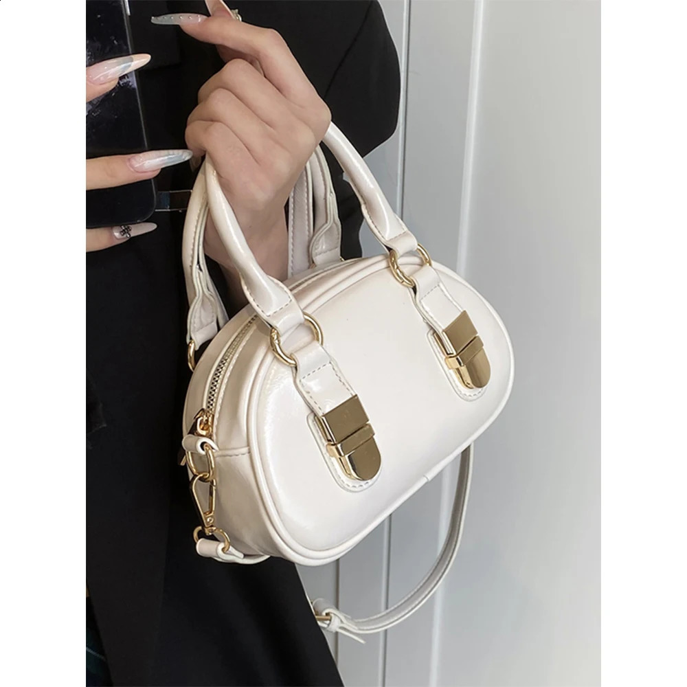 Vintage Women Pu Handbags Solid Large Capacity Female Casual Crossbody Boston Bags Soft Commute Leather Messenger Packs 240819 B2