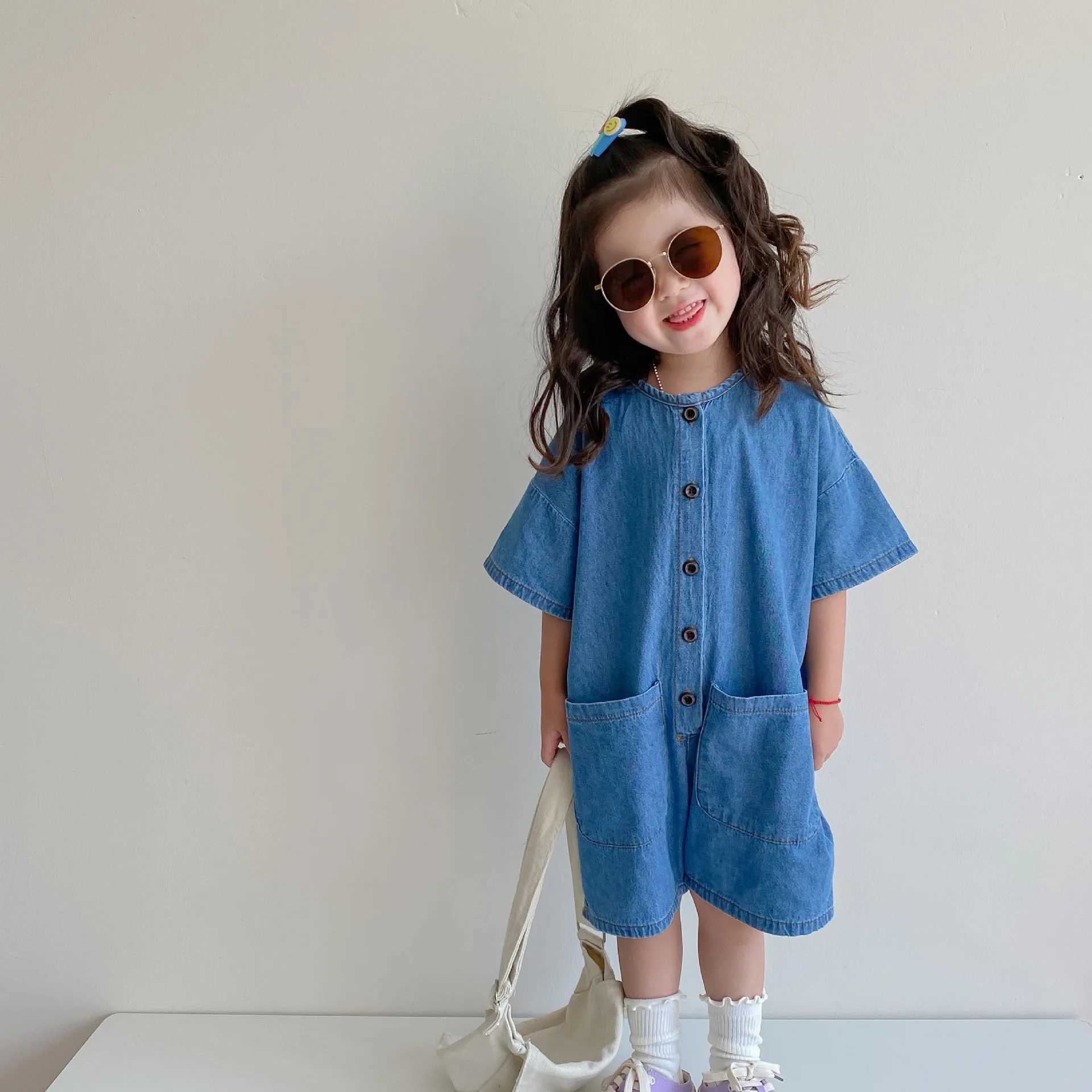 Childrens denim jumpsuit childrens jeans girls jeans boys shorts jumpsuit 2022 new summer baby and toddler one-piece clothing pants W240806