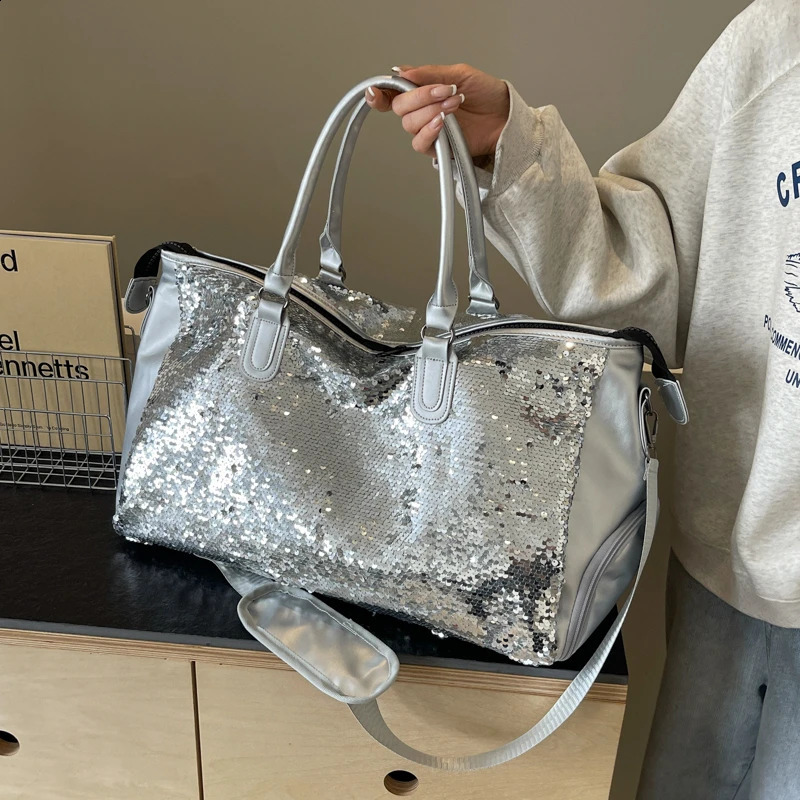 Large Capacity Travel Bag Silver Sequined Handbag For Women Fashion Dry Wet Sports Shoulder Crossbody Bag Storage Tote 240819
