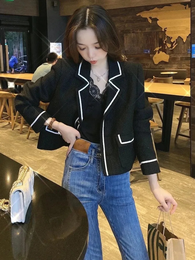 Autumn vintage womens Y2k coarse woolen jacket Korean temperature ultrathin suitable for outerwear patch workwear fashionable single chest elegant top