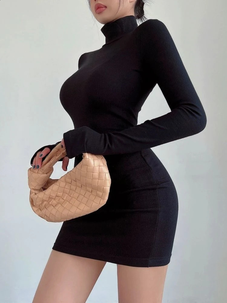 Turtleneck Long Sleeves Dresses Black Sexy Pleated Bodycon Mini Dress Fall Winter Women Streetwear Party Club Y2K Clothings 240819
