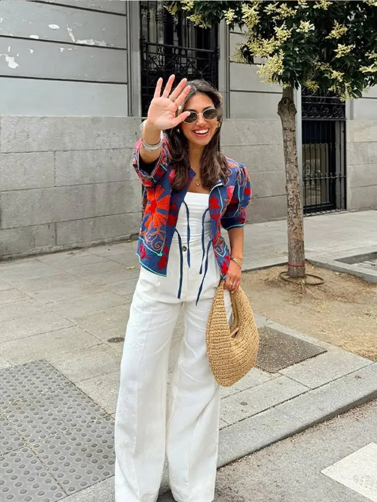 Round Neck Lace Up Embroidered Short Sleeve Top Fashion Contrasting Loose Coat Summer Women Casual Street Clothing 240819