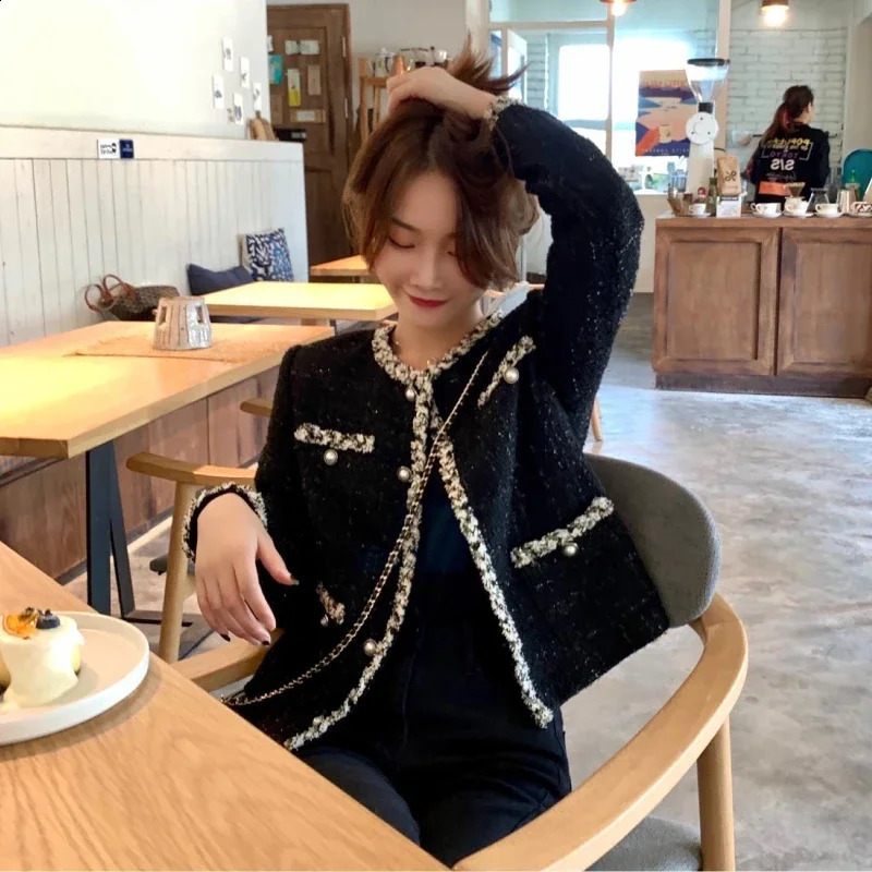 French Tweed Womens Jacket Autumn Korean Woolen Short Outerwear Elegant Black Plaid Coat Pockets Office Short Woman Clothing 240819