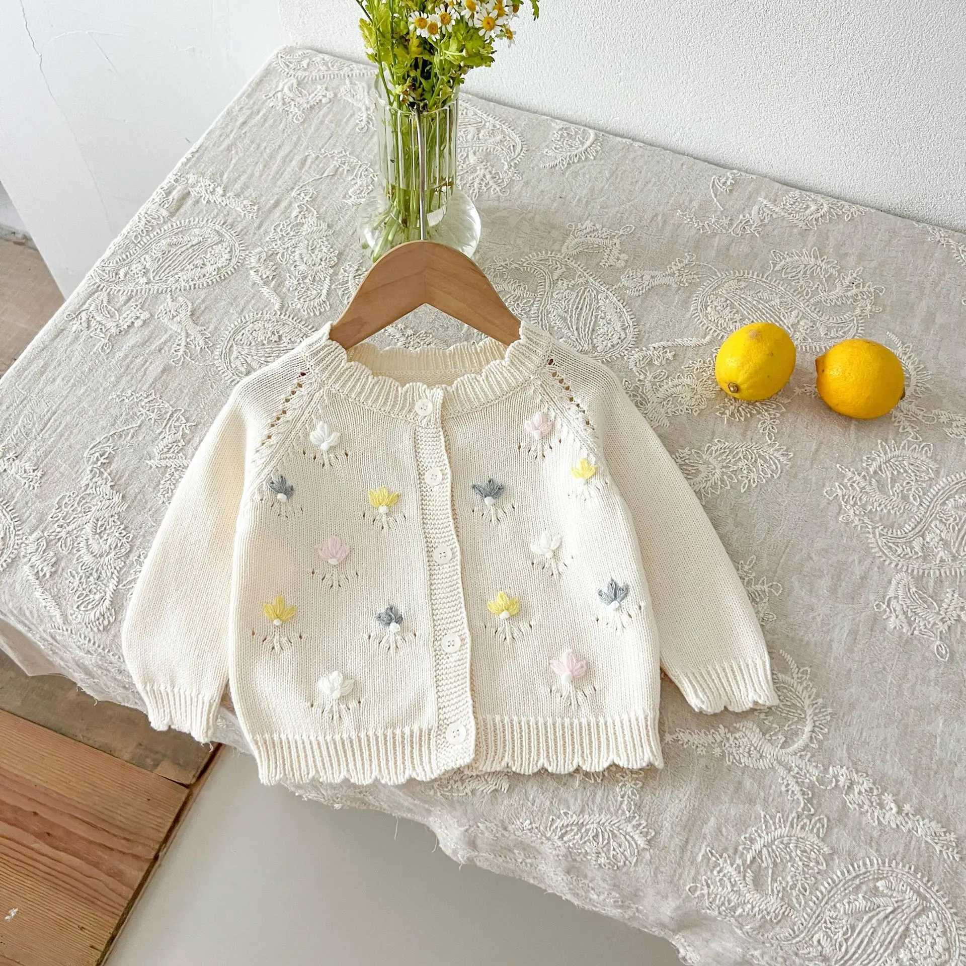 Ins Autumn Winter Baby Girls Sweaters Cotton Knitted Flower Patched Long Sleeve Infant Girls Coat Toddler Girls KnitwearsXJ240819