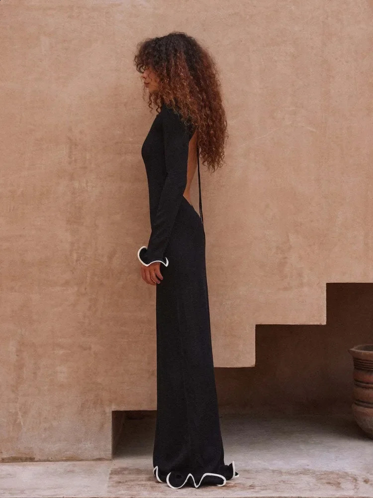 Ruffles Pleated Hem Maxi Dress Women Sexy Backless Knitted Sweater Dress Autumn Fashion Long Sleeve Slim Holidays Party Dress 240819