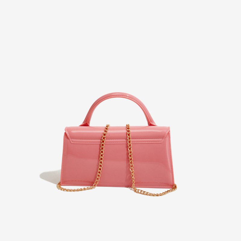 PVC Barbie jelly fashionable versatile for dinner parties. It is dirt resistant and easy to wash. Summer women's diagonal cross bag