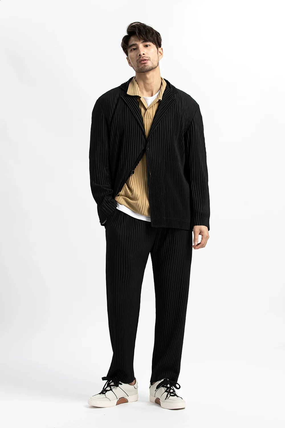 Miyake Pleated Jacket Men Blazer Black Suits For Men Stretch Fabric Slim Fit Coat High Quality Casual Japanese Style Blazers 240819