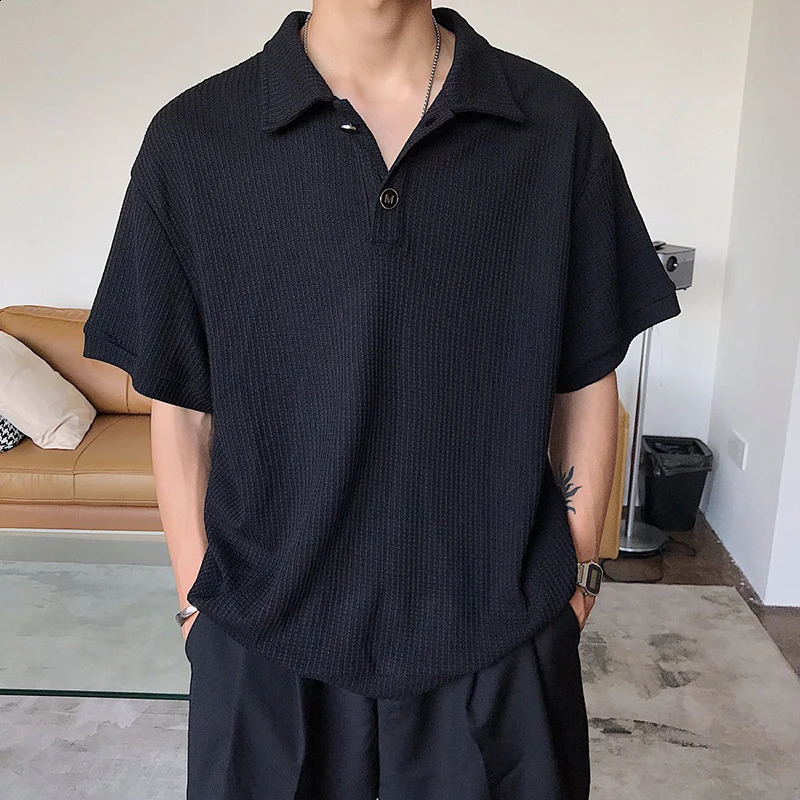 Korean Clothing Waffle Plaid Men Short Sleeve Sweatshirt Cool Casual Fashion Oversized Polo T Shirt Harajuku Streetwear Top 240819