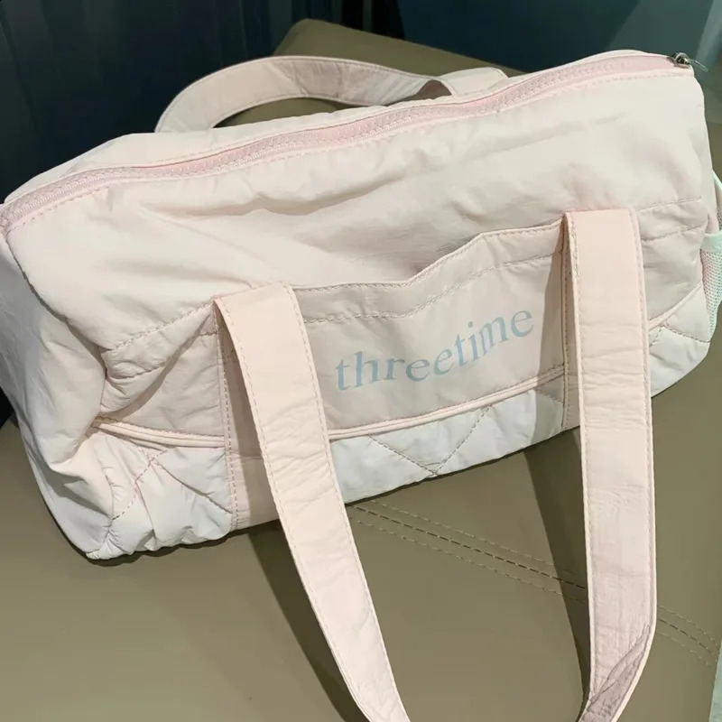 Women Ins Tote Bag Korean Shoulder Bag Lightweight Leisure Nylon Fitness Bag Big Capacity Travel Bag Versatile Female Makeup Bag 240819