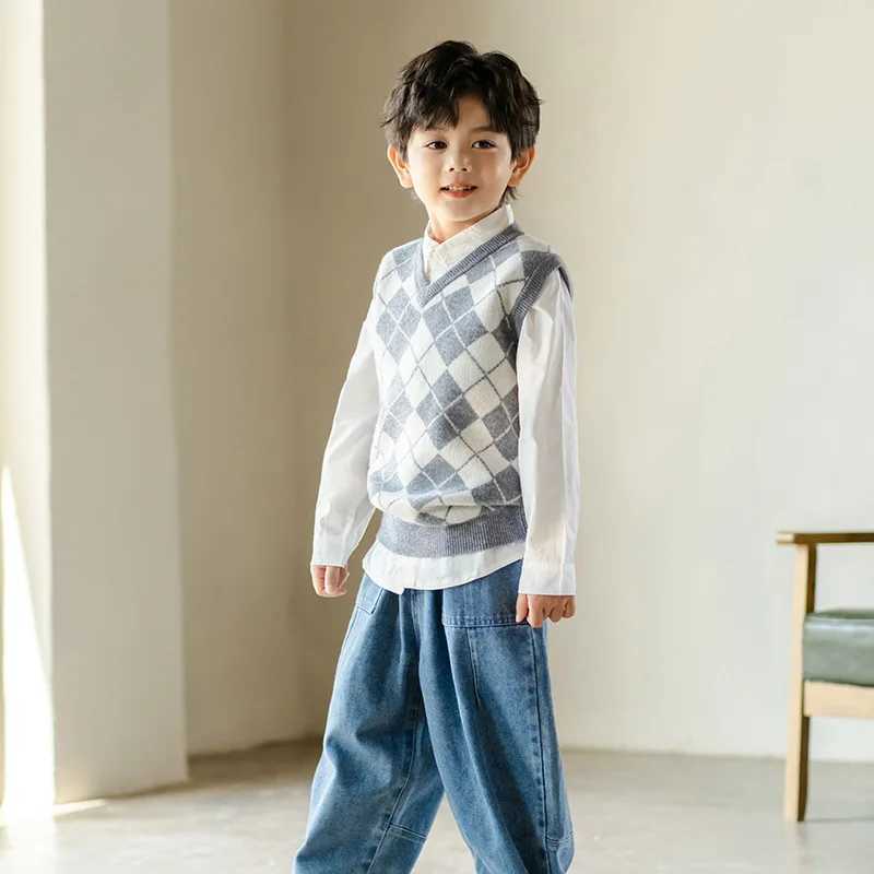children Winter Wool vest New Patchwork Knitted Cashmere Sweater boys Girls V-Neck Wool Sweater Sleeveless Thickened camisoleXJ240819