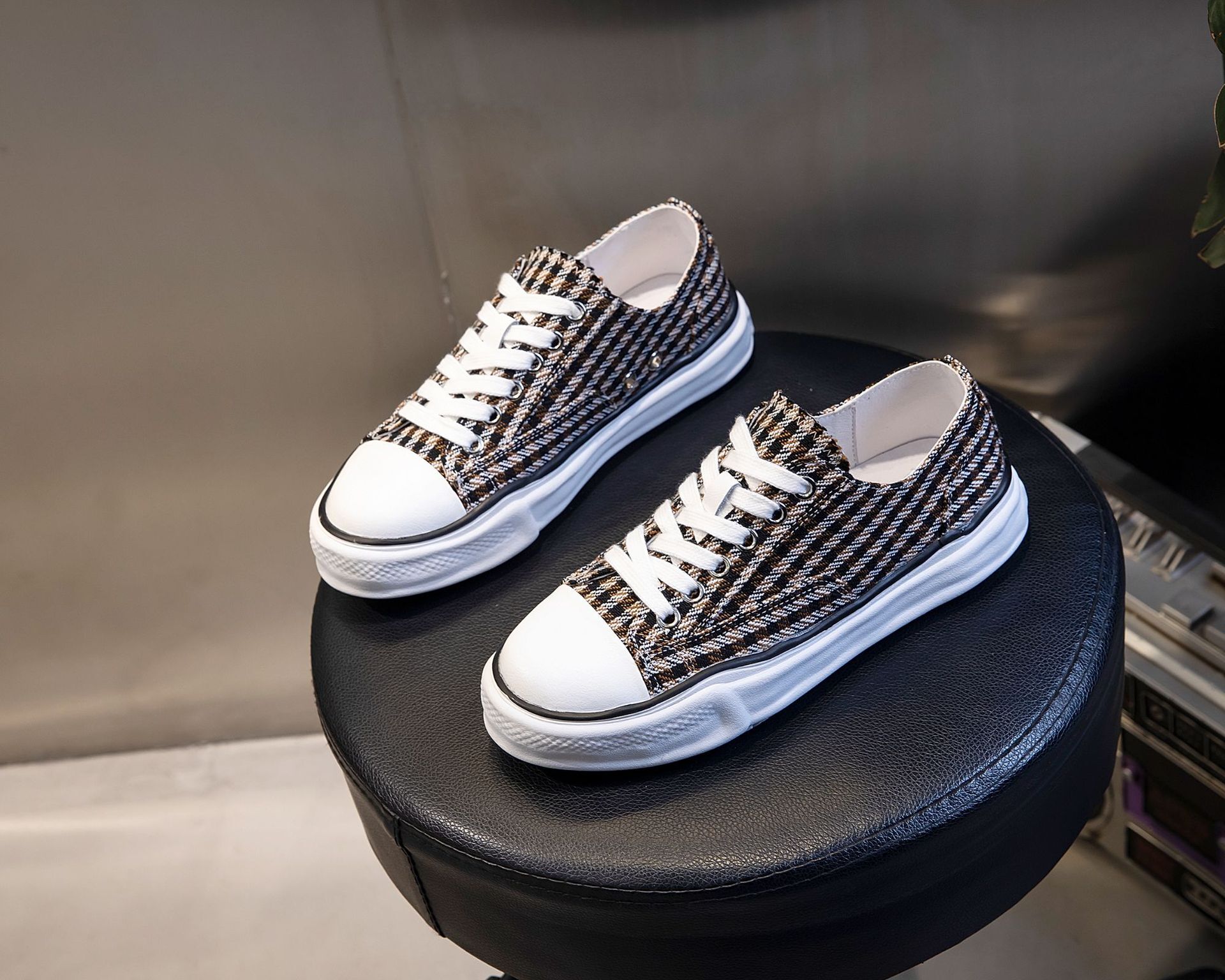 Ddmysports Top Layer Pig Leather Lining Casual Single Shoe Spring And Summer New Sports Flat Bottomed Women S Shoes Running Breathable Small White OUT