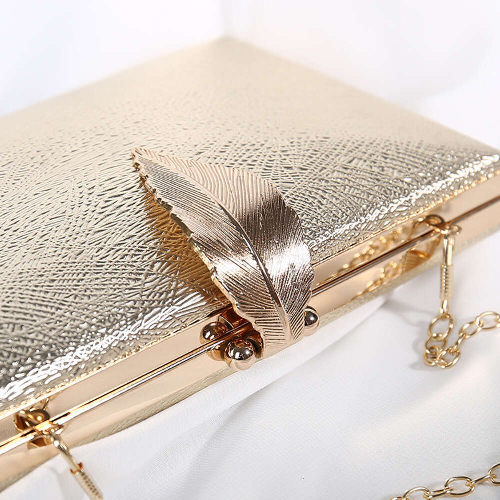 New Evening Diagonal Straddle Women's Banquet Handheld Leaf Chain Small Square Bag