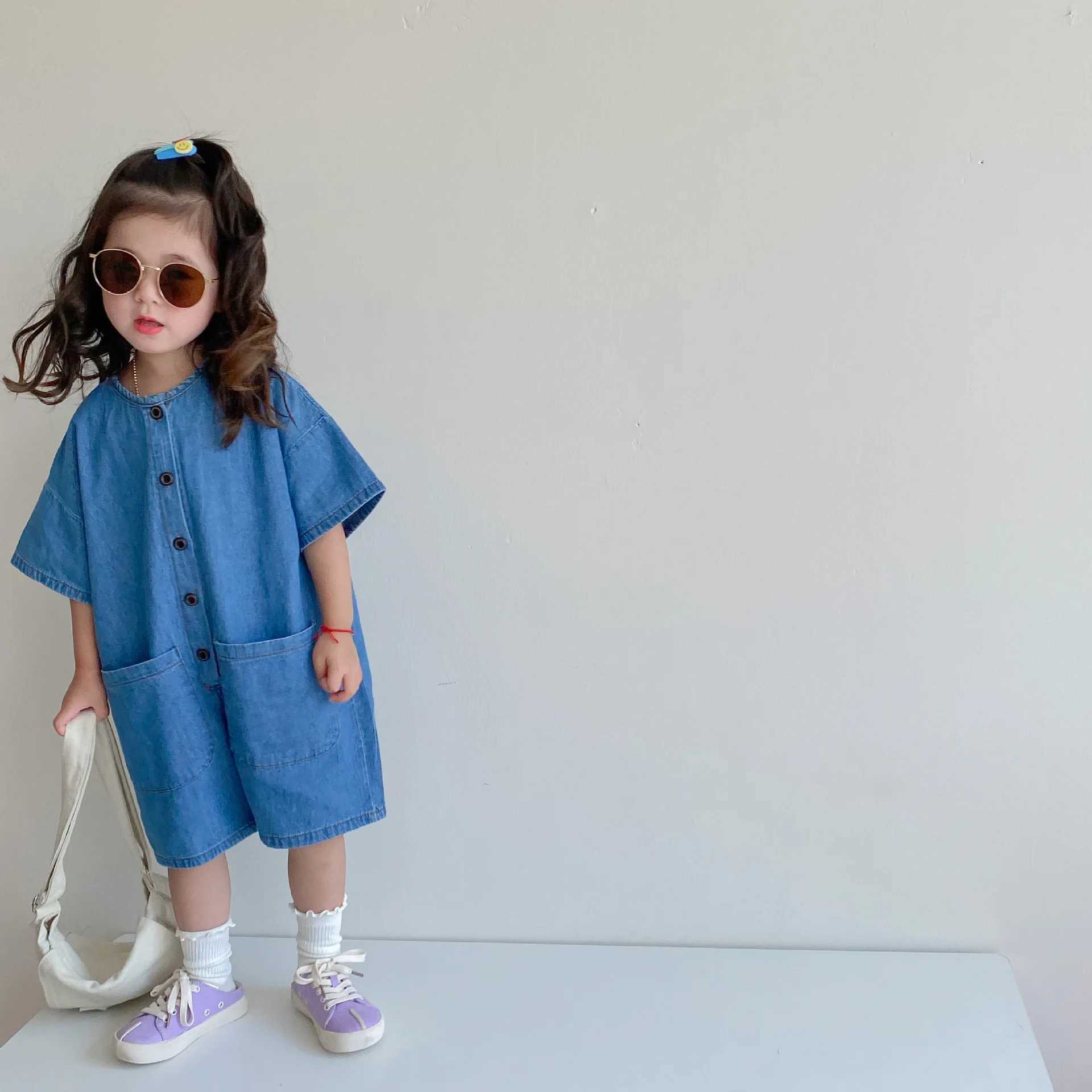 Childrens denim jumpsuit childrens jeans girls jeans boys shorts jumpsuit 2022 new summer baby and toddler one-piece clothing pants W240806