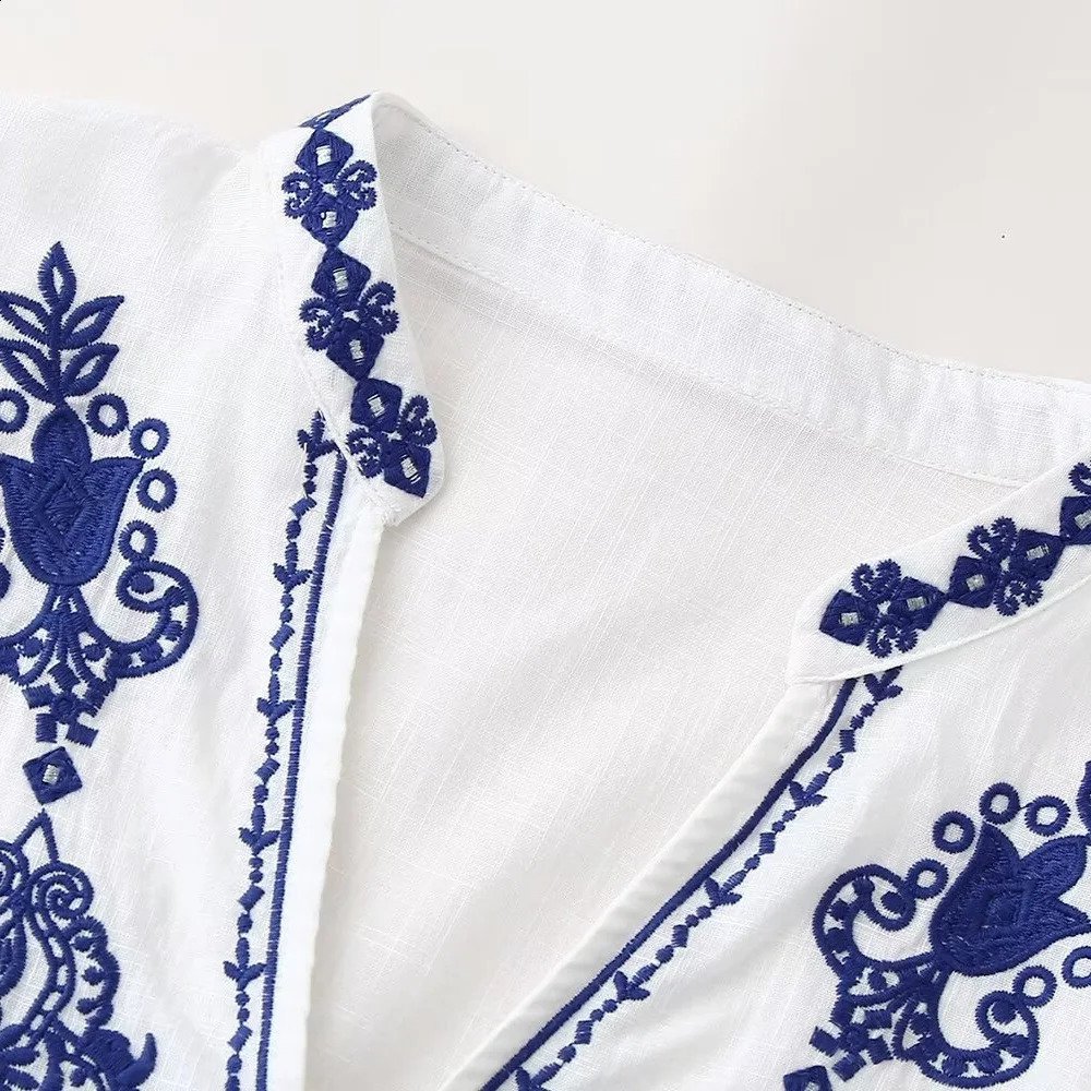 2024 Spring/Summer Womens V-neck Long Sleeve Unique Embroidered Casual Shirt 240820