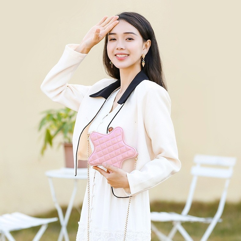PVC pentagonal Barbie jelly fashionable versatile, diamond grid bag, dirt resistant and easy to wash, summer women's diagonal cross