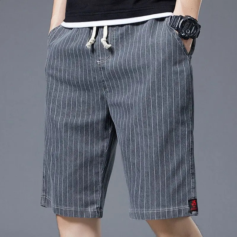 Summer mens casual striped denim shorts Koreon Streetwear fashionable elastic waist pocket thin beach sports knee length jeans 240819