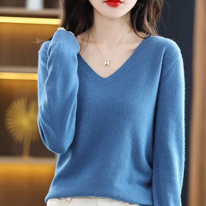 Autumn and Winter Womens Sweater Korean Fashion Knitted Warm Long Sleeve Vneck Floral Tailored Bottom Jumper 240819