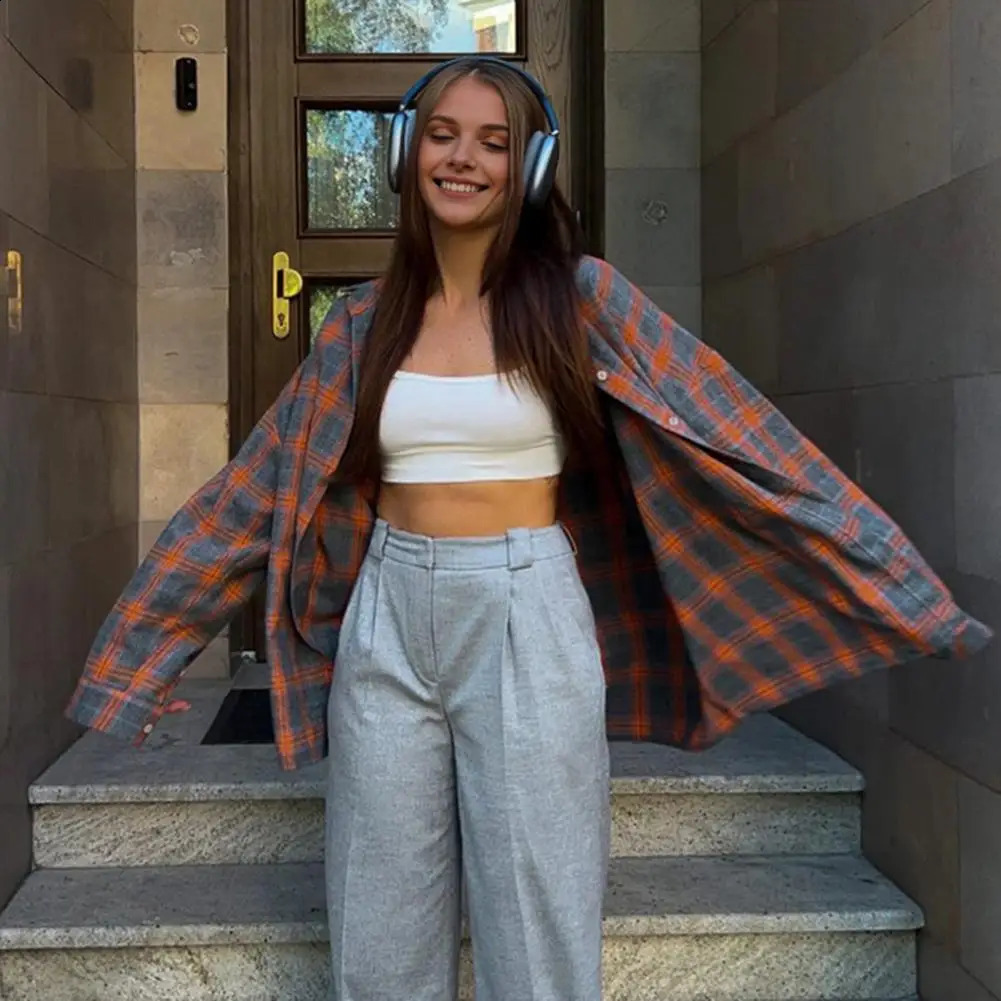 Comfortable and casual womens plain weave shirt autumn printed collar loose fit single chest top with patches 240814