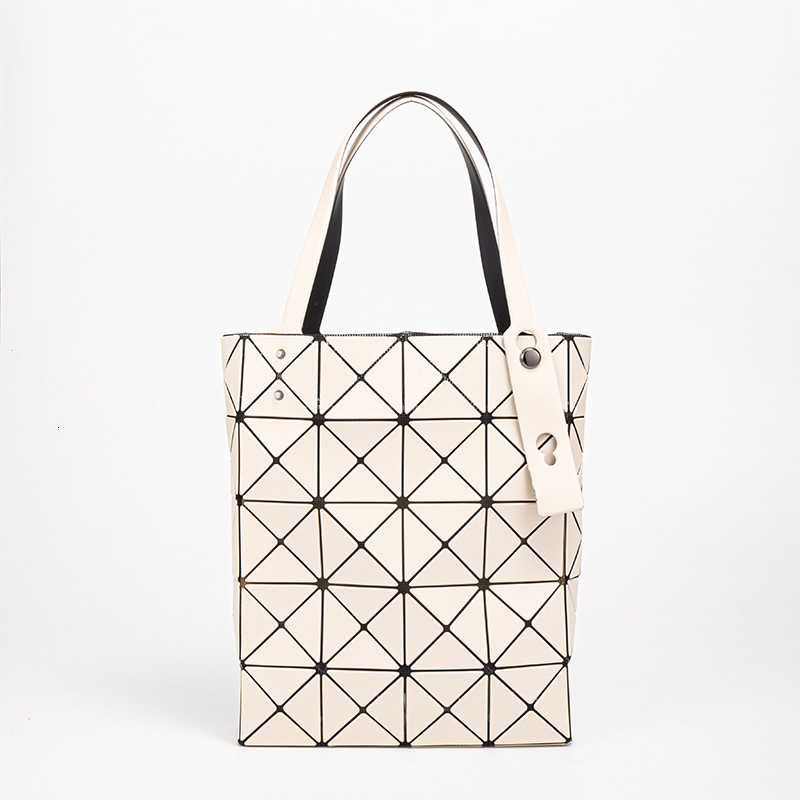 Ladies' high-end handbag with large capacity summer tote 2024 new diamond grid bag