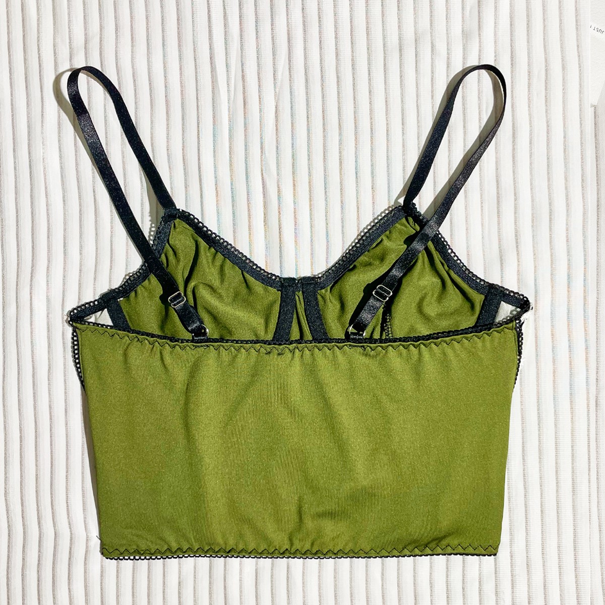Women's Side Lace Mesh Criss-Cross Crop Top with Floral Embroidery - Stylish Bustier Design for a Chic Look