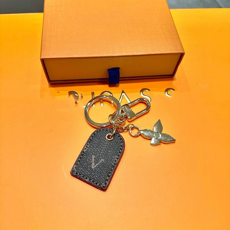 Mans Womans Designer Keychain Couple Luxury Keychains L Logo Brand Name Key Chains Men Women Bags Pendant Accessories DJD24082010