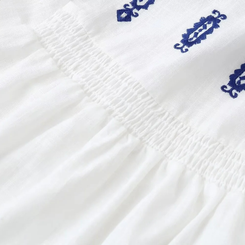 2024 Spring/Summer Womens V-neck Long Sleeve Unique Embroidered Casual Shirt 240820
