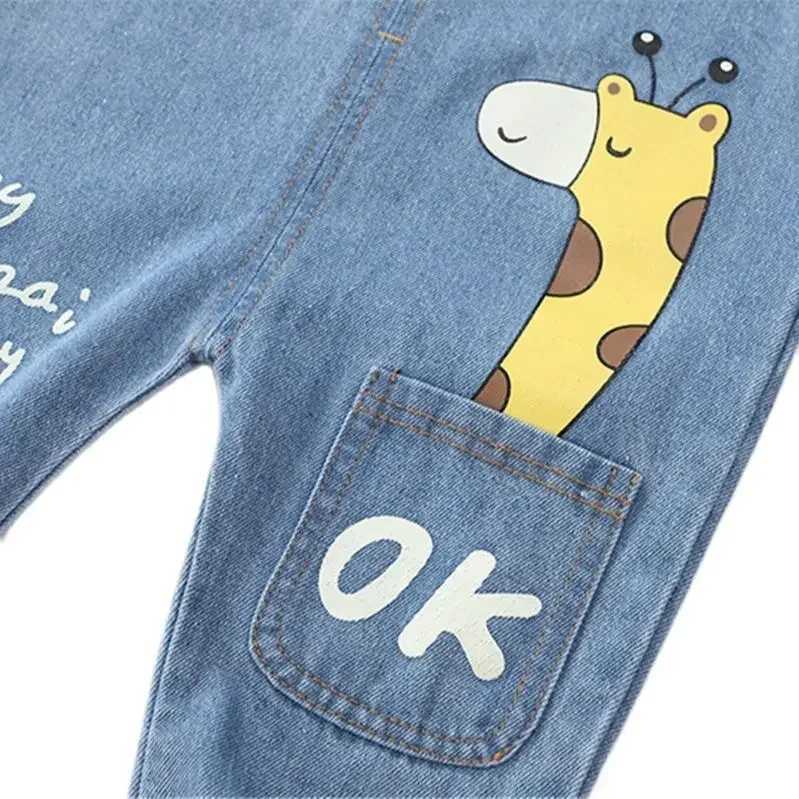 Boys jeans jacket fashionable autumn childrens clothing with cartoon giraffe cotton jumpsuit casual childrens clothing jacket W240806