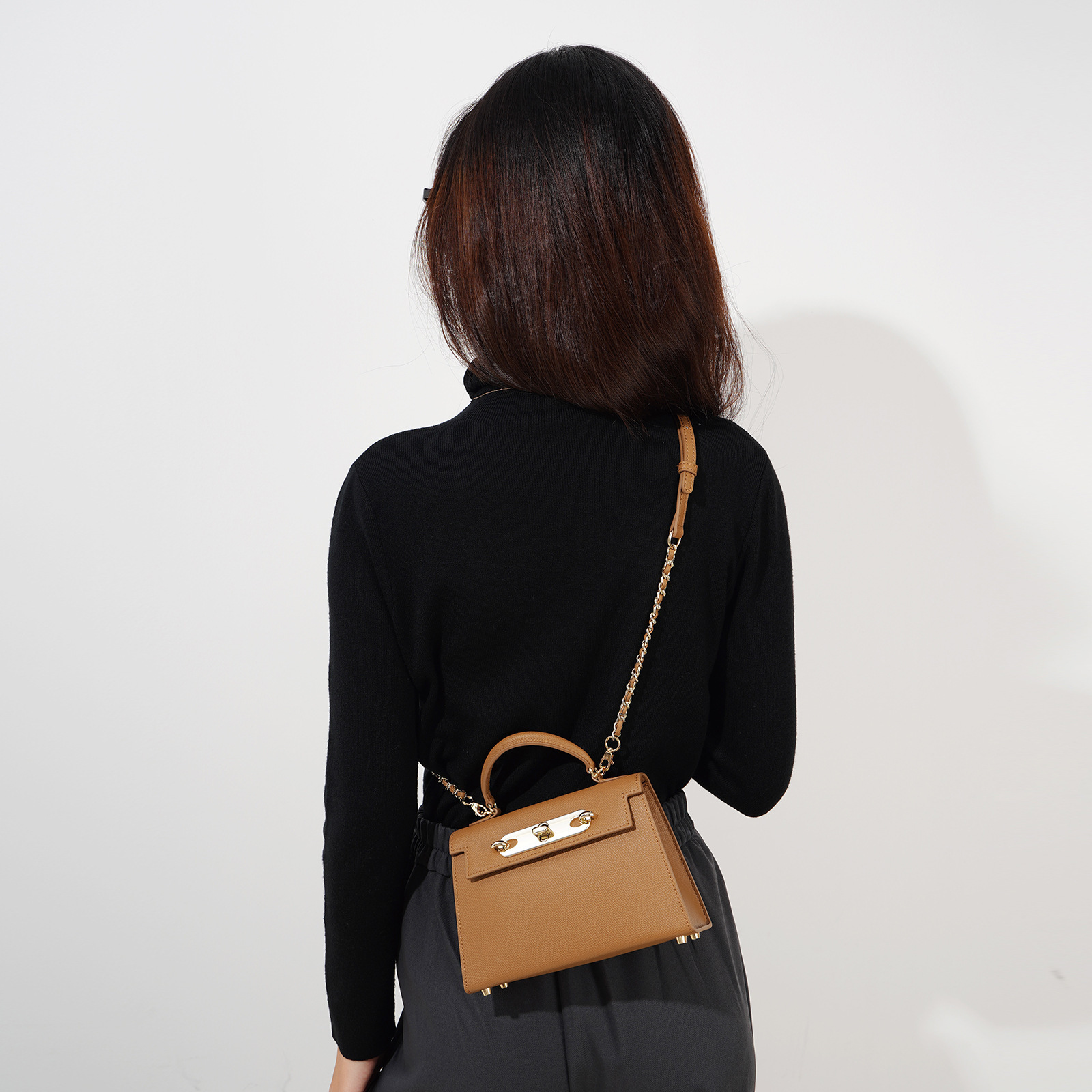 Designer Totes Versatile Cowhide Crossbody: Elegant Chain Bag Small Square Flap Commuter Handbag - Lightweight For Daily Use