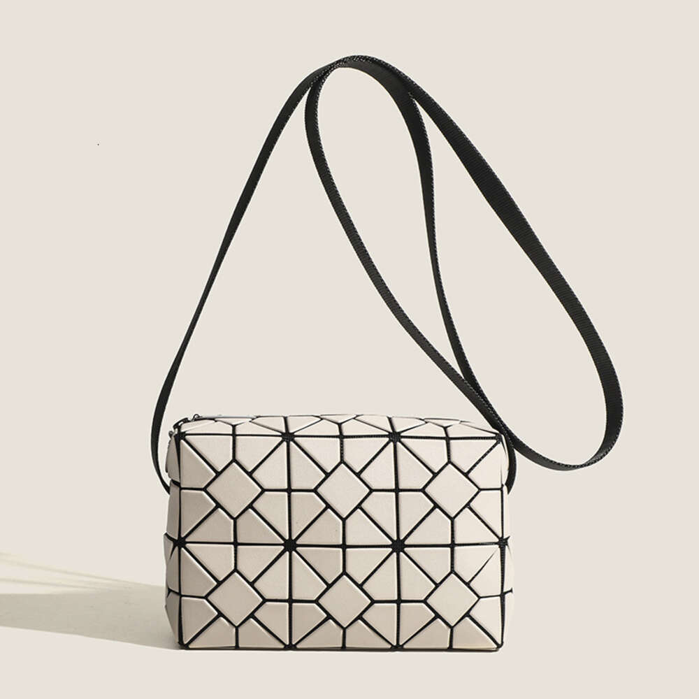 PU 2024 New Crossbody Women's Shoulder Geometric Diamond Grid Camera Bag 707