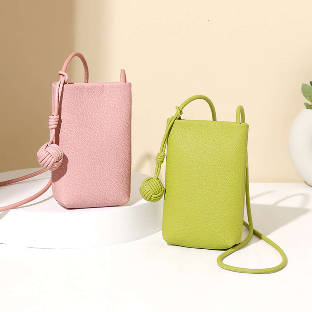 New mobile phone avocado color, versatile temperament, mini fashionable shoulder bag, niche design, high-quality crossbody bag