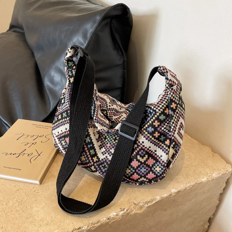 LargeCapacity Shoulder Bag EthnicStyle Crossbody Casual Dumpling Trend Simple Zipper Handbag Messenger Tote Bags 240819
