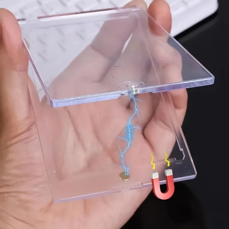 Transparent magnetic card holder 35PT support box set protection hard plastic sleeve triangle display stand baseball sports 240820