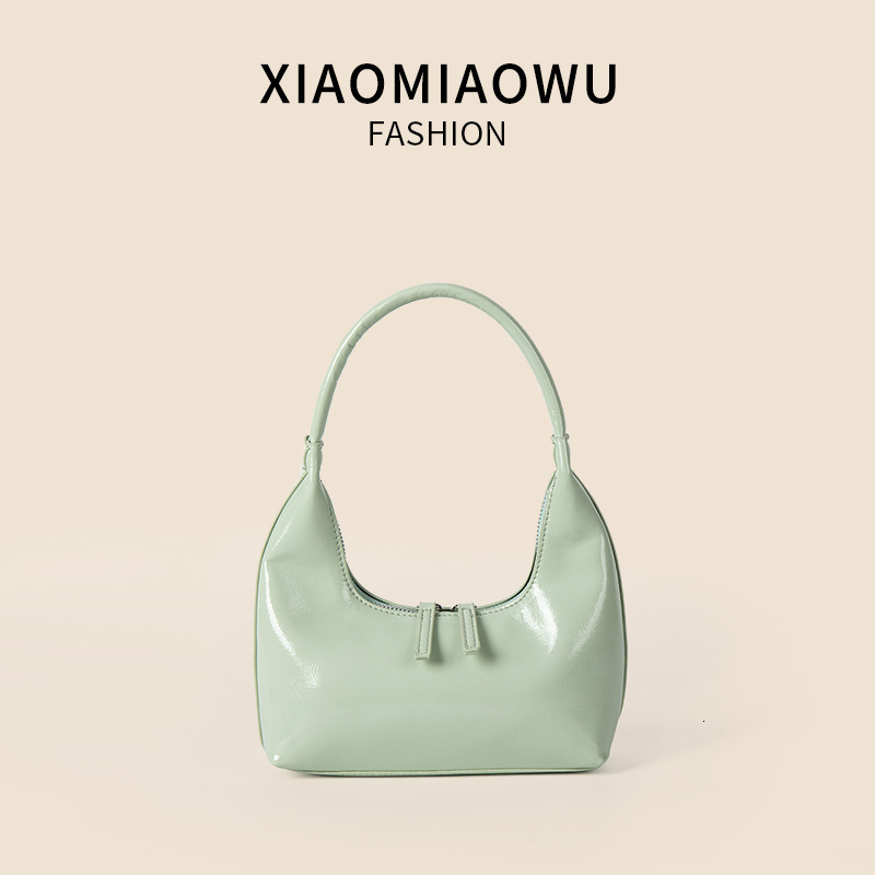 Fresh candy colored PU summer crescent for girls with a high-end feel, shiny glossy leather versatile, niche silver underarm bag